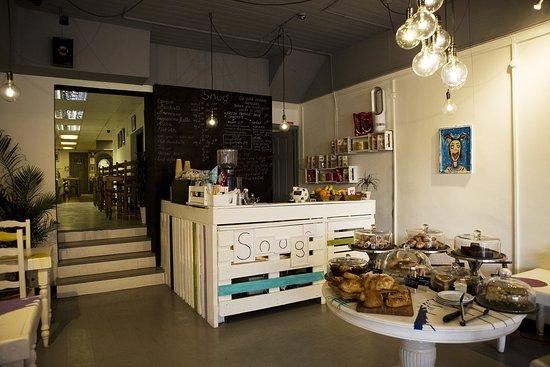 Snug Art Cafe