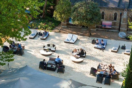 London Secret Garden & Beach