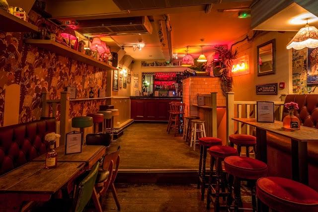 Simmons Bar