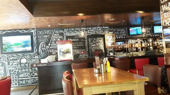 Frankie's Sports Bar & Grill